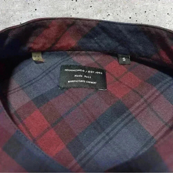 7 Diamonds plaid button down shirt small - Picture 6 of 7